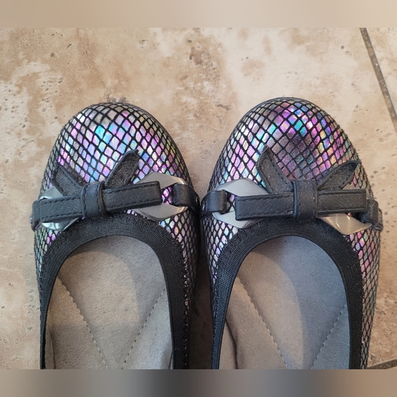 Naturalizer Flats, shimmer pattern, size 6.5, 6 1/2,   good condition - Picture 5 of 7